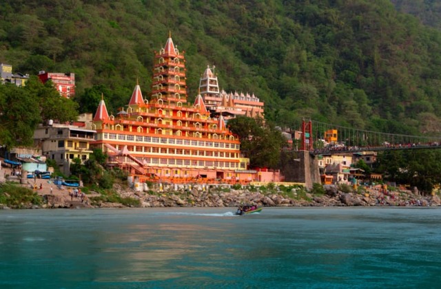 Scenic Himalayan foothills trekking trail with valley views near Rishikesh — outdoor experiences from Sharnam on the Ganges